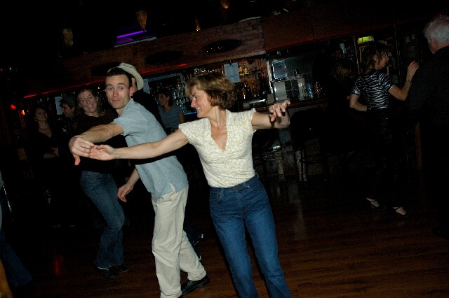min 2005 12 18 sharkys 164